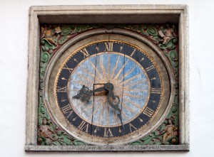 Relógio antigo (1684) da Igreja do Espírito Santo, Tallinn, Estonia.