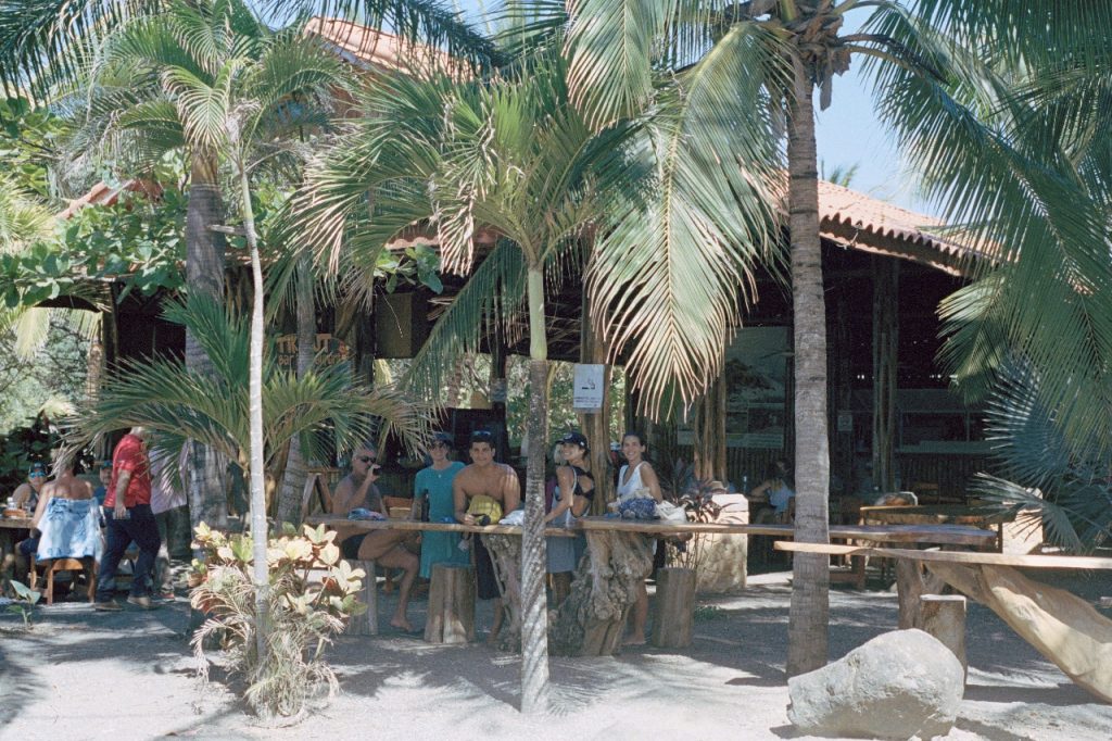 Tiki Hut bar na Playa Marbella, Tamarindo, Costa Rica