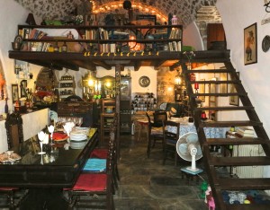Interior do Restaurante Byron`s Wine Kamara
