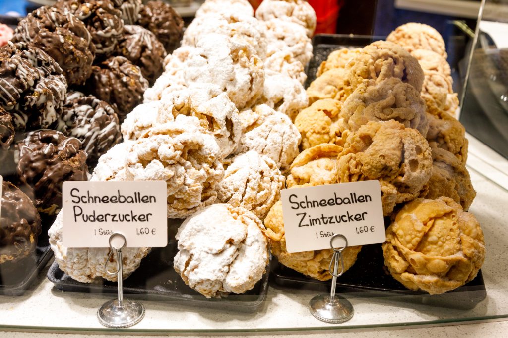 Schneeball doce típico de Rothenburg ob der Tauber, na Alemanha